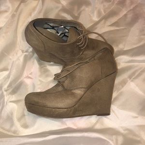 Taupe wedges